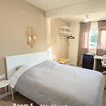منزل للإقامة We Host