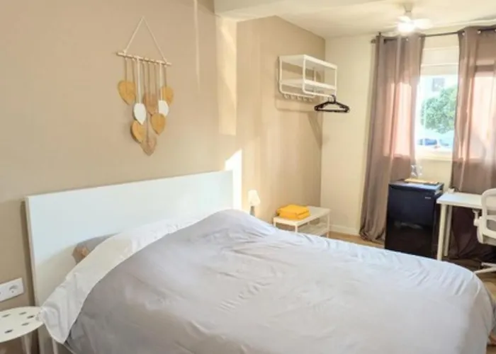 Δωμάτια σε οικογενειακή κατοικία We Host