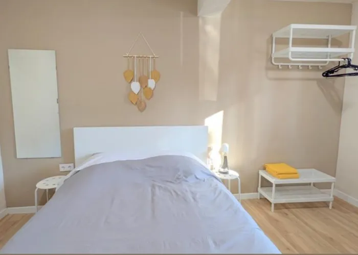 We Host Costa de Caparica