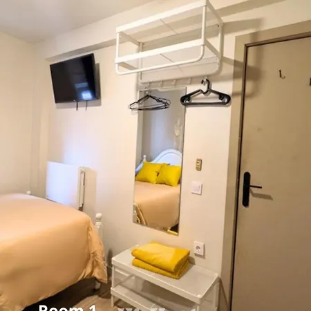 We Host * 코스타 다 카파리카