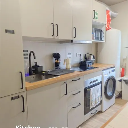 We Host Costa da Caparica